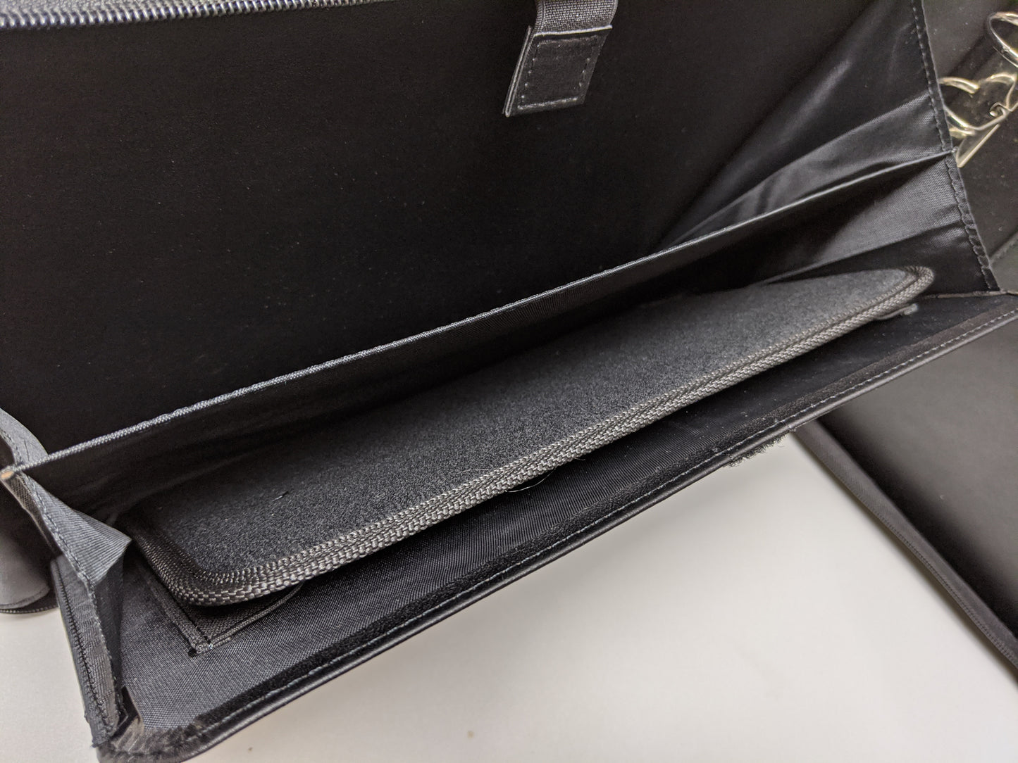 MSP Vegan Leather 7 Ring Business Check Binder Portfolio Briefcase -Professional PU Leather Binder with Retractable Handles, Zippered Closure -500 Check Capacity -9x13 Inch Sheets -Document & Card Organizer - Large Tablet Pocket - Black (050)